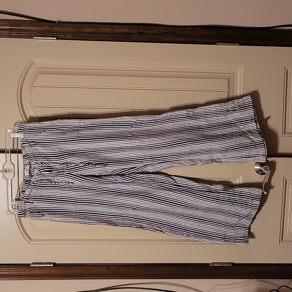 Wide leg striped pants